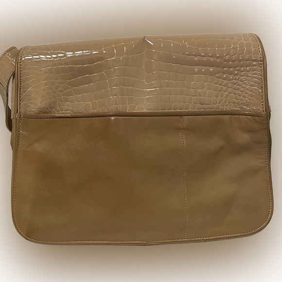 FENDI Bag Vintage Crossbody Croc Embossed Leather Tan 1980's Italy Bag - Picture 2 of 9